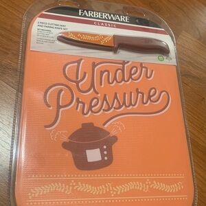 NEW Factory Sealed Farberware Cutting Boards and Knife Gift Set